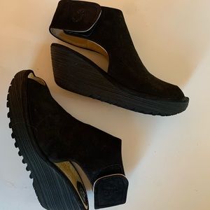 FLY LONDON Yone Platform Wedge Ankle Bootie EUR SIZE 39